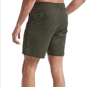 NEW Public Rec Flex Shorts 7½" inseam Olive Green Size 44